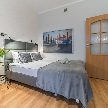 Przytulne Z Balkonem, 150m Od Dworca Glowny Appartement